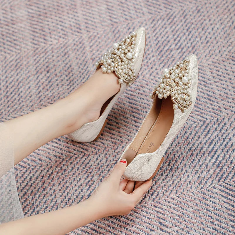 Designer Beads Wedding Shoes Women 2022 Lace Embroider Flats Woman Ballerina Pointed Toe Pearl Loafers Sneakers Plus Size 35-43