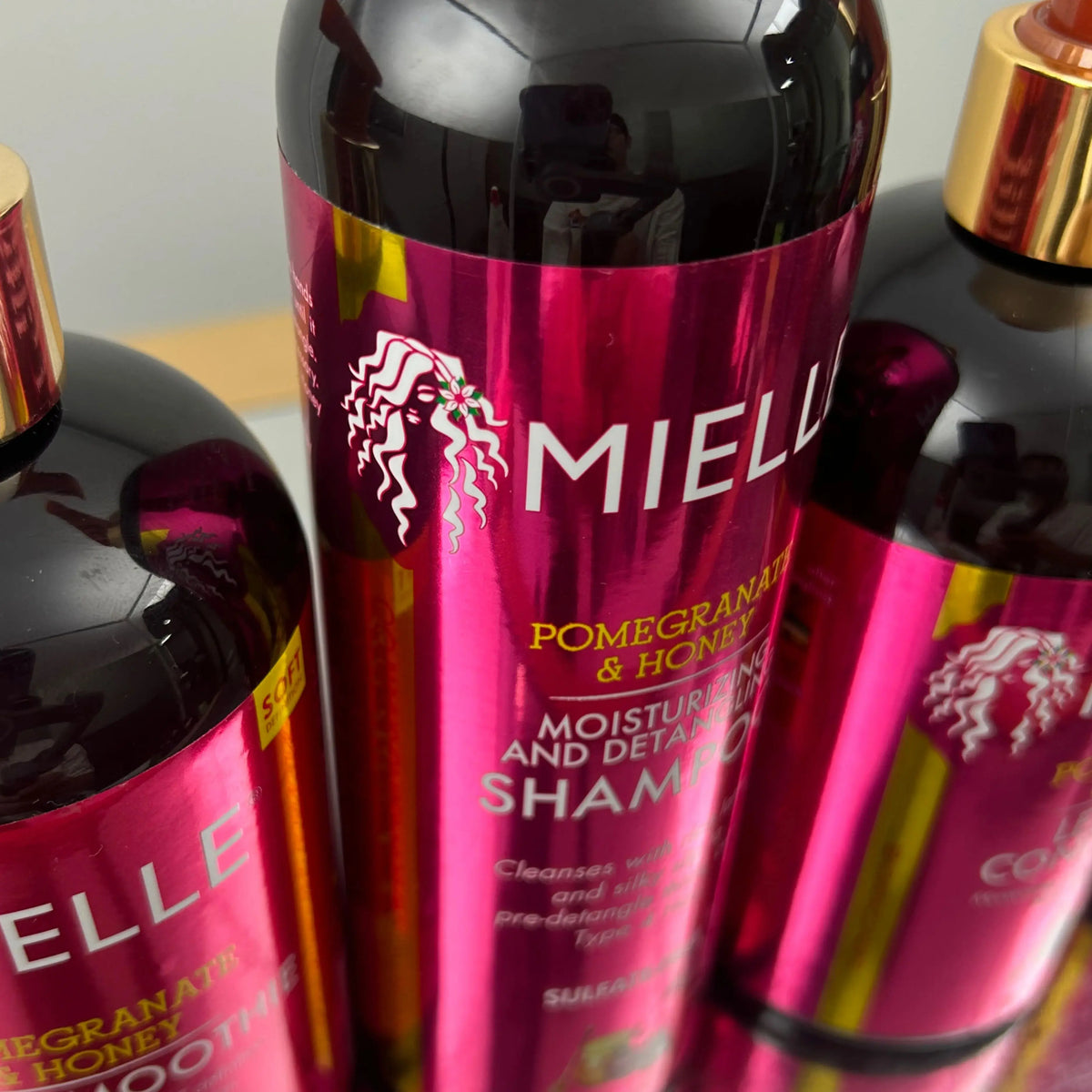 Pomegranate & Honey Detangling Mielle hair care Shampoo and Conditioner