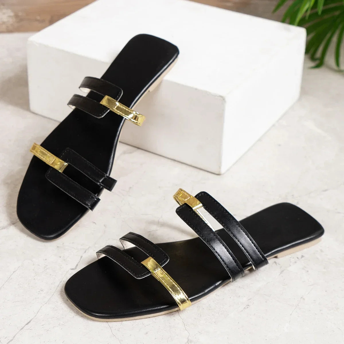 Women Casual Anti-slip Slippers Comfortable Outdoor Sandals Fashion Flat Slippers Elegant Designer Shoes Summer New Slides Women