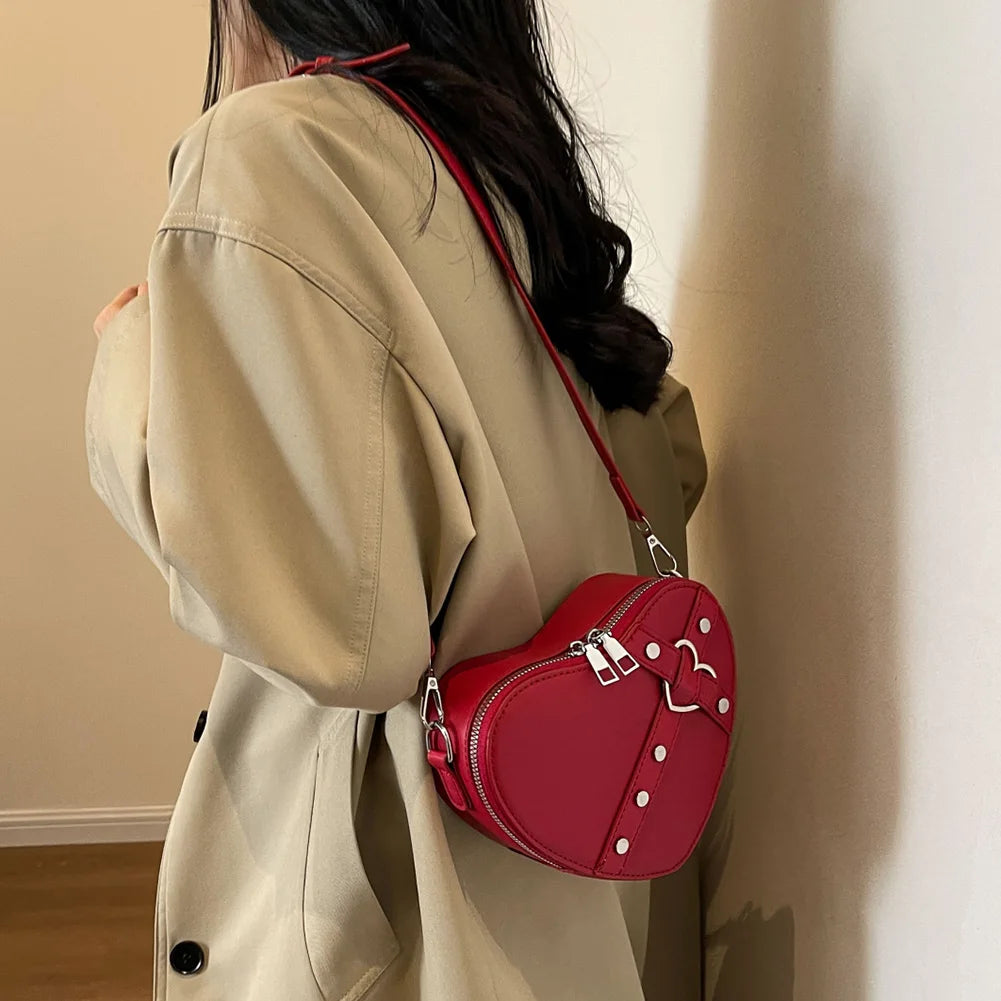 Vintage Y2K Small Chain Rivet Shoulder Bag Heart Shaped Purse Handbag Red PU Leather Gothic Tote Bag Fashion Women Crossbody Bag