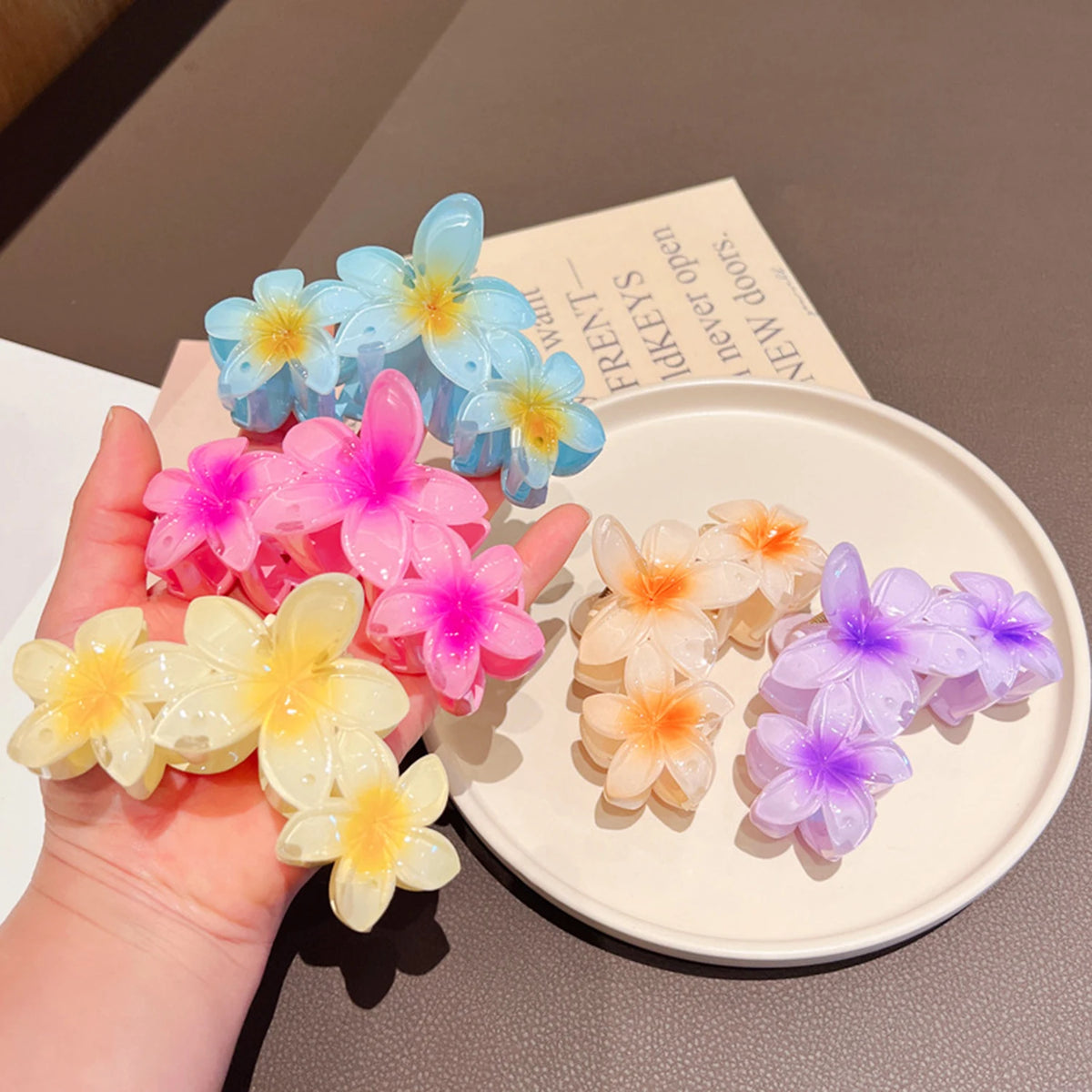 Korea Flower Shape Hair Claw Clips Women Sweet Girls Solid Crab Hair Claws Ponytail Hairpin Barrette Headwear Accessories Cute