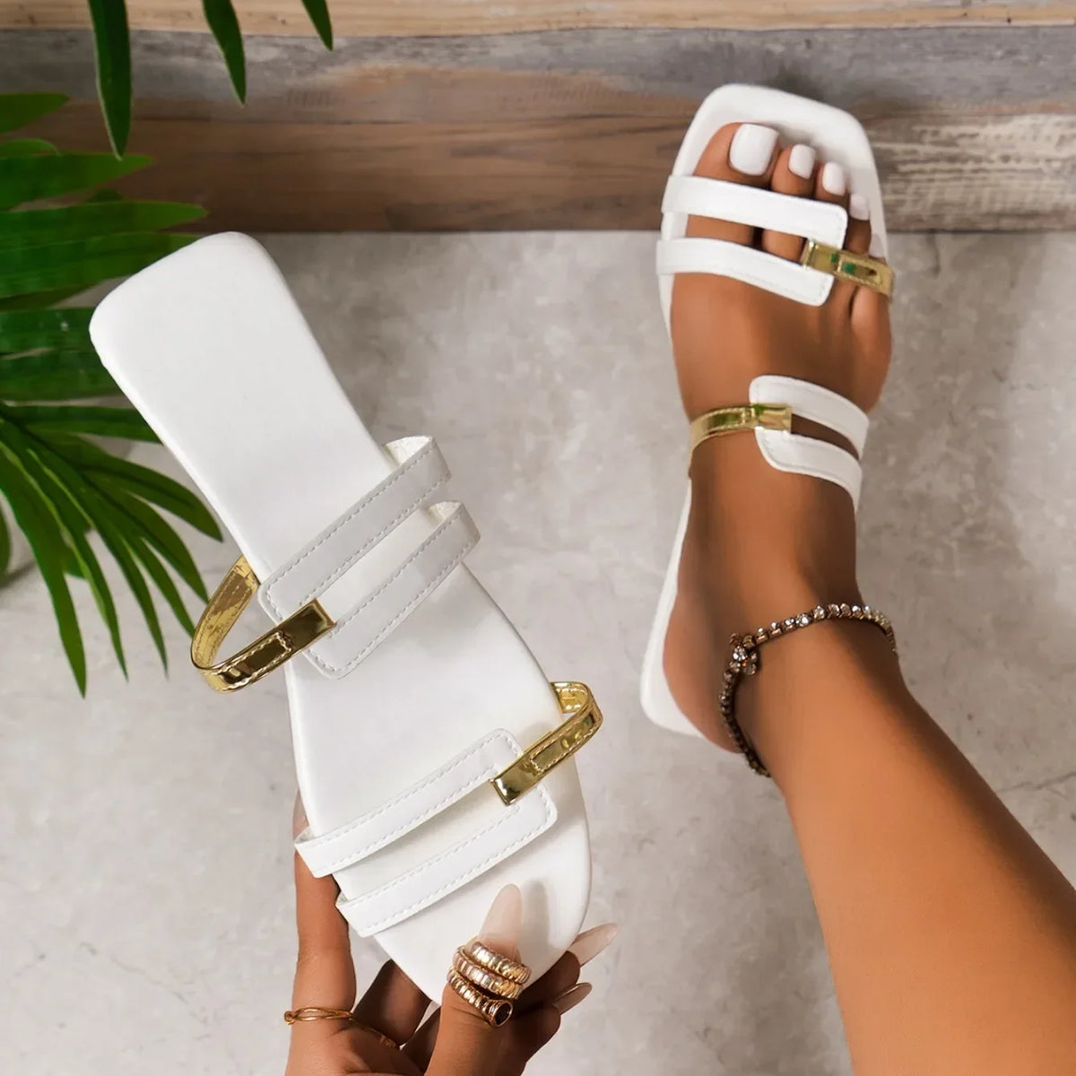 Women Casual Anti-slip Slippers Comfortable Outdoor Sandals Fashion Flat Slippers Elegant Designer Shoes Summer New Slides Women