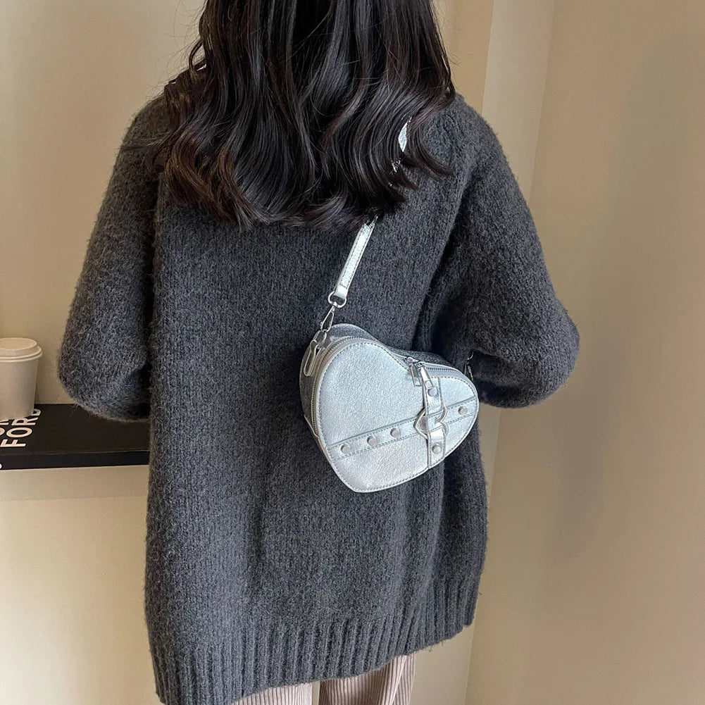 Vintage Y2K Small Chain Rivet Shoulder Bag Heart Shaped Purse Handbag Red PU Leather Gothic Tote Bag Fashion Women Crossbody Bag