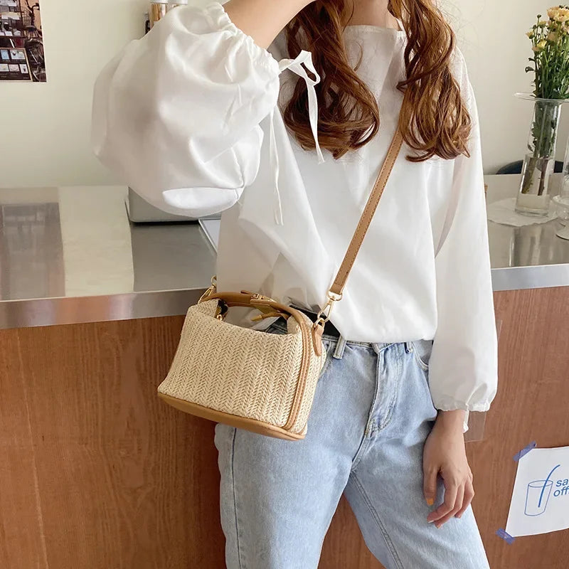 2024 New Handmade Straw Crossbody Bags Women's Vintage Bohemian Small Knitting Summer Purse Handbag Vacational Bucket Beach Bags