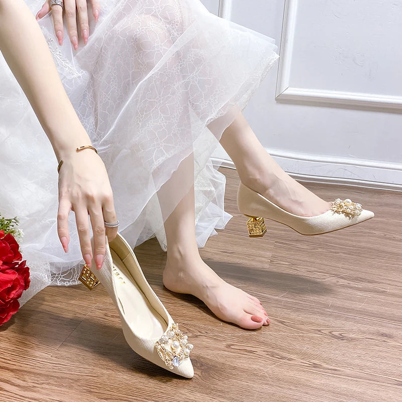 Autumn New Ladies High Heels Pointed Toe Shaped Heel High 5cm and 7cm Wedding Shoes Square Buckle Travel Banquet Shoe High Heels