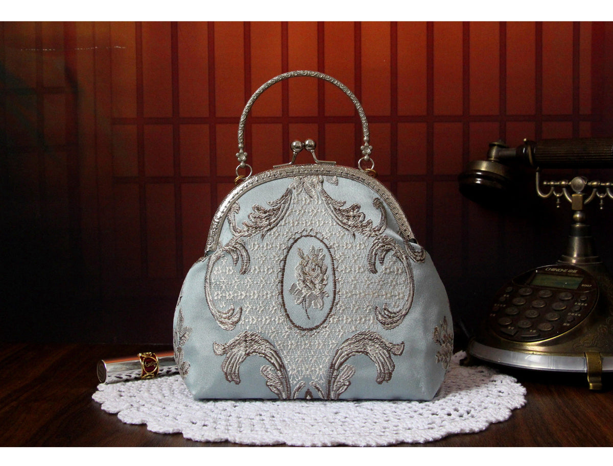 Vintage Metal Shell Bag Palace Bags Fringe Tassel Fashion Women Mother Chic Lady Gift Bags Women's Handbags Purses 120CM Chain