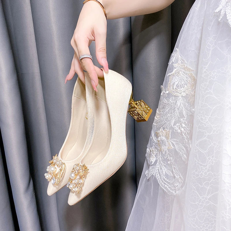Autumn New Ladies High Heels Pointed Toe Shaped Heel High 5cm and 7cm Wedding Shoes Square Buckle Travel Banquet Shoe High Heels