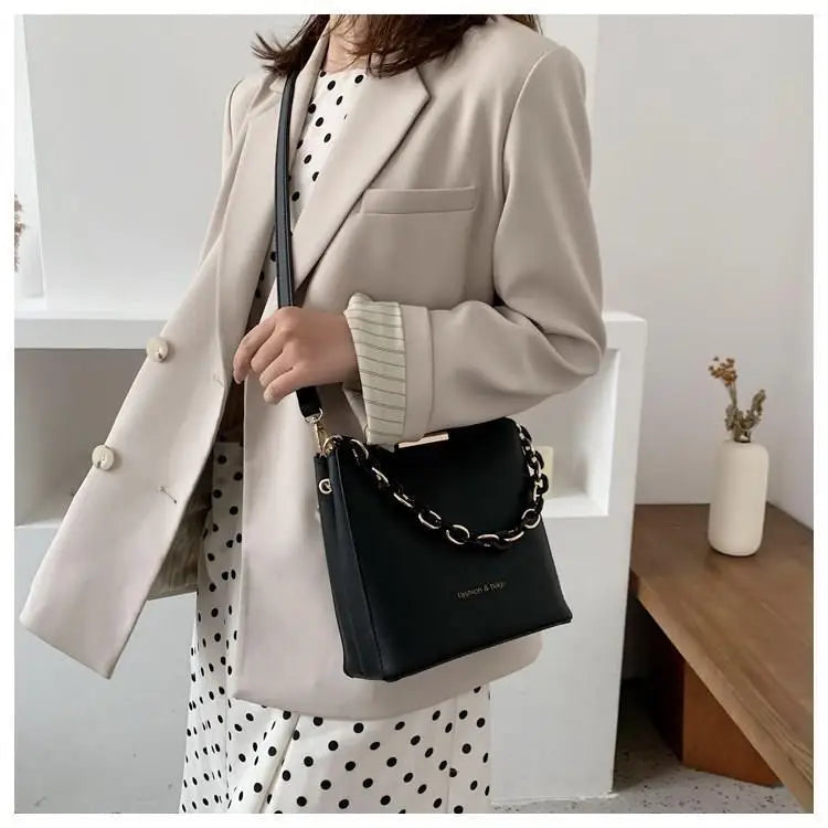 Hot Sale Flap Sling Shoulder Bags for Women Solid Color Crossbody Messenger Bag Purse Female Leather Handbag Pocket Shoulder Bag
