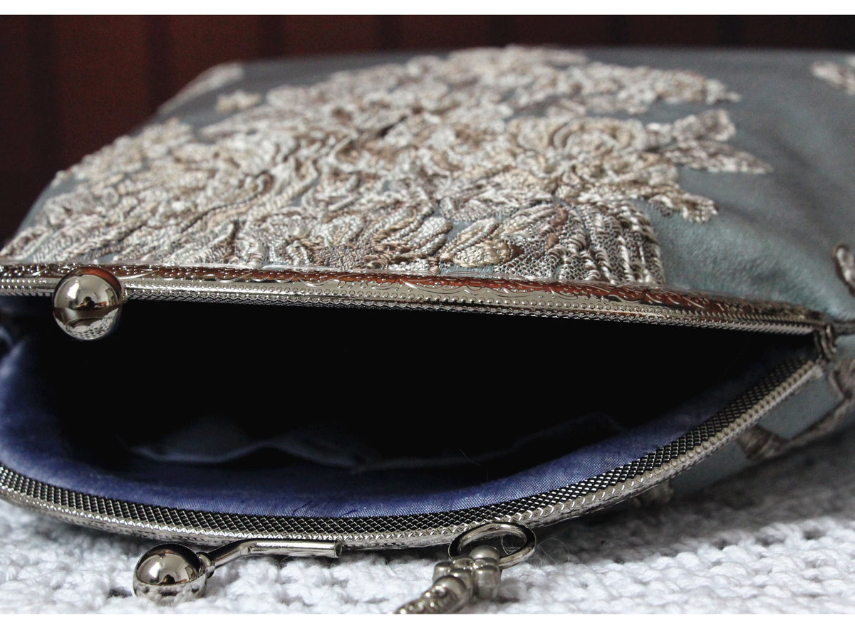 Vintage Metal Shell Bag Palace Bags Fringe Tassel Fashion Women Mother Chic Lady Gift Bags Women's Handbags Purses 120CM Chain