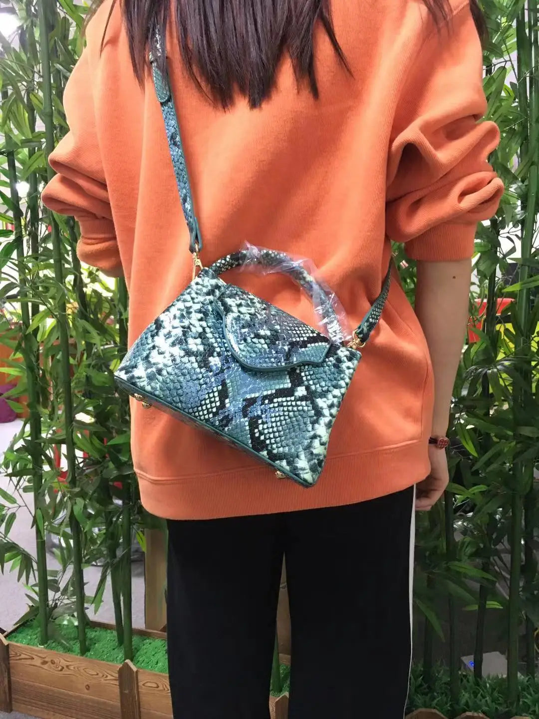 2023 Fashion New Snake Handbag Luxury Brand Design Women Loved Shoulder Tote Bag Ostrich Leather Pouch