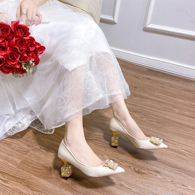 Autumn New Ladies High Heels Pointed Toe Shaped Heel High 5cm and 7cm Wedding Shoes Square Buckle Travel Banquet Shoe High Heels