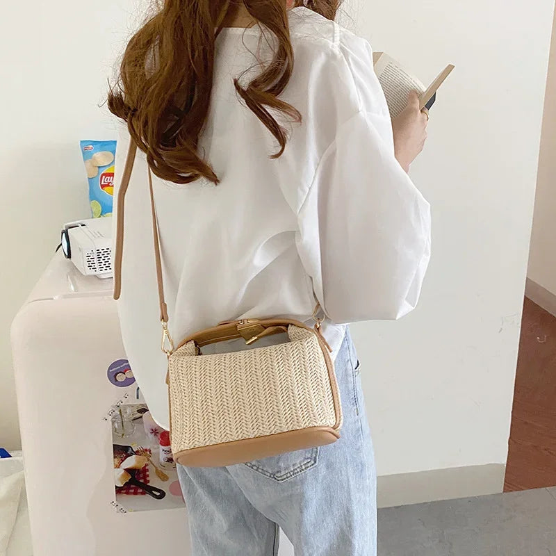 2024 New Handmade Straw Crossbody Bags Women's Vintage Bohemian Small Knitting Summer Purse Handbag Vacational Bucket Beach Bags