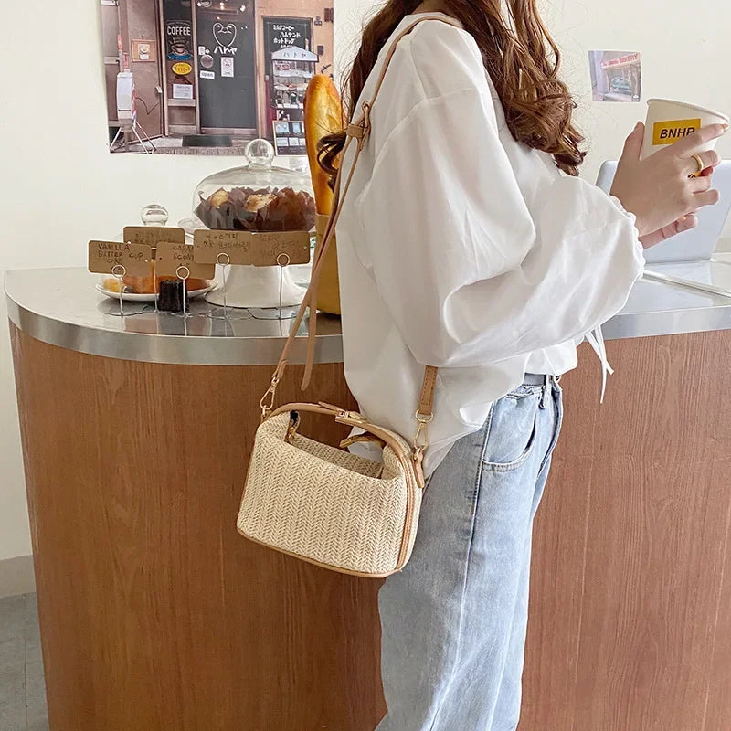 2024 New Handmade Straw Crossbody Bags Women's Vintage Bohemian Small Knitting Summer Purse Handbag Vacational Bucket Beach Bags