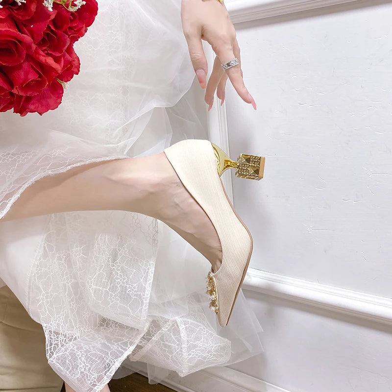 Autumn New Ladies High Heels Pointed Toe Shaped Heel High 5cm and 7cm Wedding Shoes Square Buckle Travel Banquet Shoe High Heels