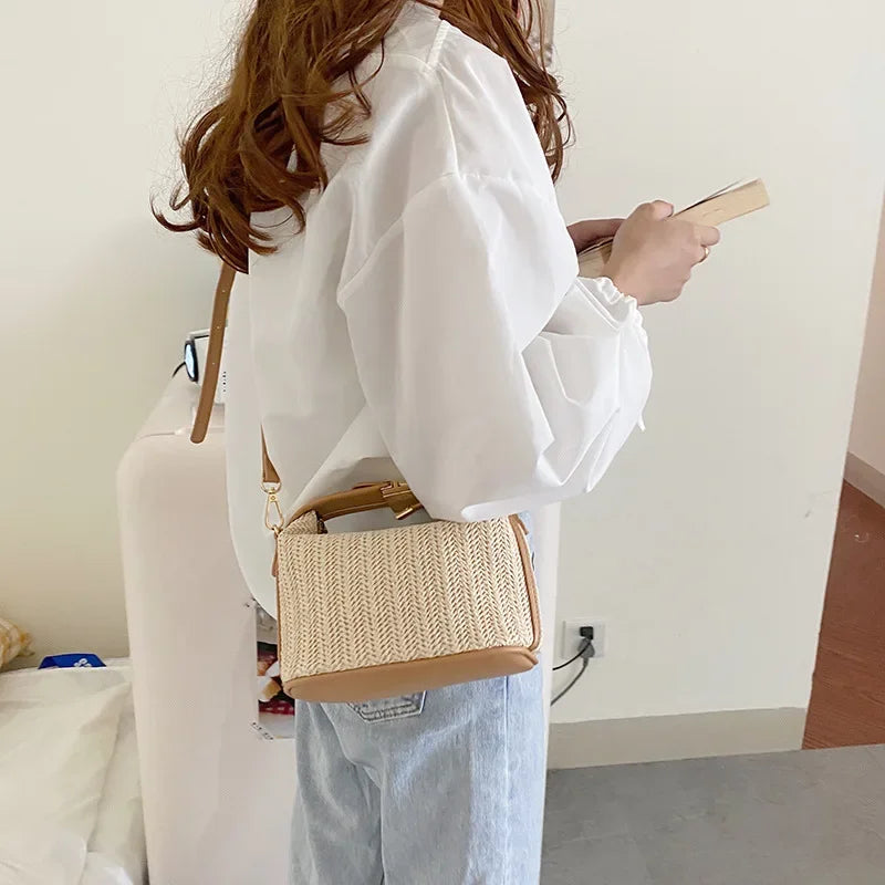 2024 New Handmade Straw Crossbody Bags Women's Vintage Bohemian Small Knitting Summer Purse Handbag Vacational Bucket Beach Bags