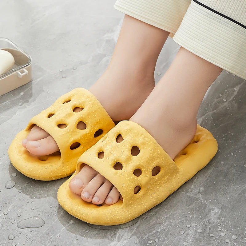 Hollow Out Bottom Bathroom Slippers Women Light Non-slip Soft Sole Home Slides Woman Solid Color Quick-drying Pool Flip Flops