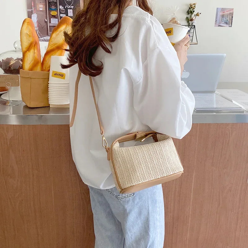 2024 New Handmade Straw Crossbody Bags Women's Vintage Bohemian Small Knitting Summer Purse Handbag Vacational Bucket Beach Bags